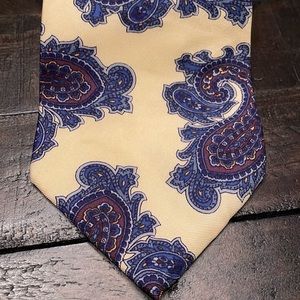 Men’s vintage ClayBrook silk tie.
